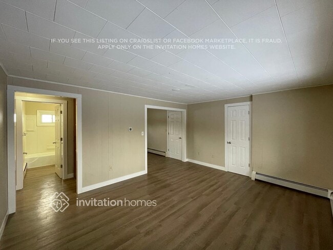 Building Photo - 3085 Upper 76th St E