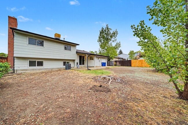 Building Photo - 9587 Dudley Dr
