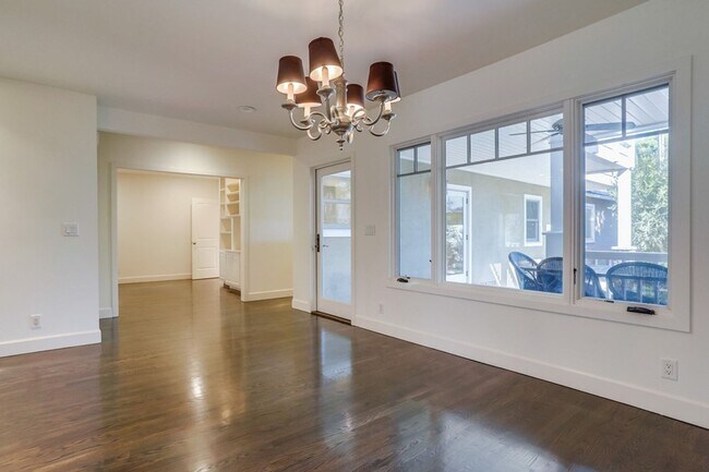 Building Photo - Beautiful 4 Bed/4 Bath Family Home w/pool - Upcoming and available at the end of April!