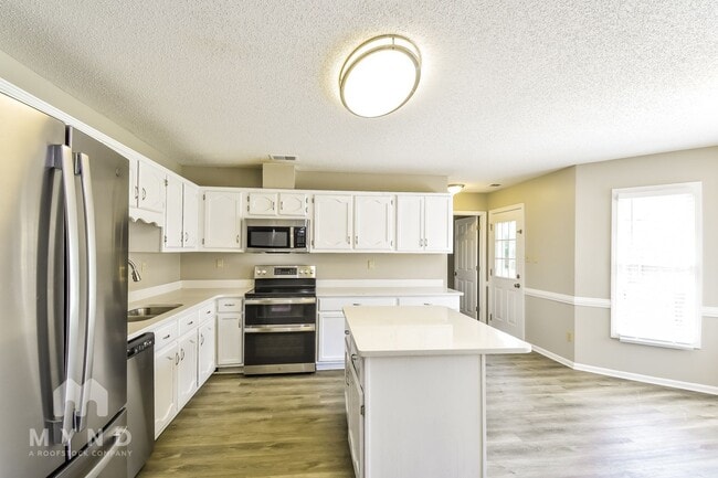 Building Photo - 8819 Lindstrom Cove