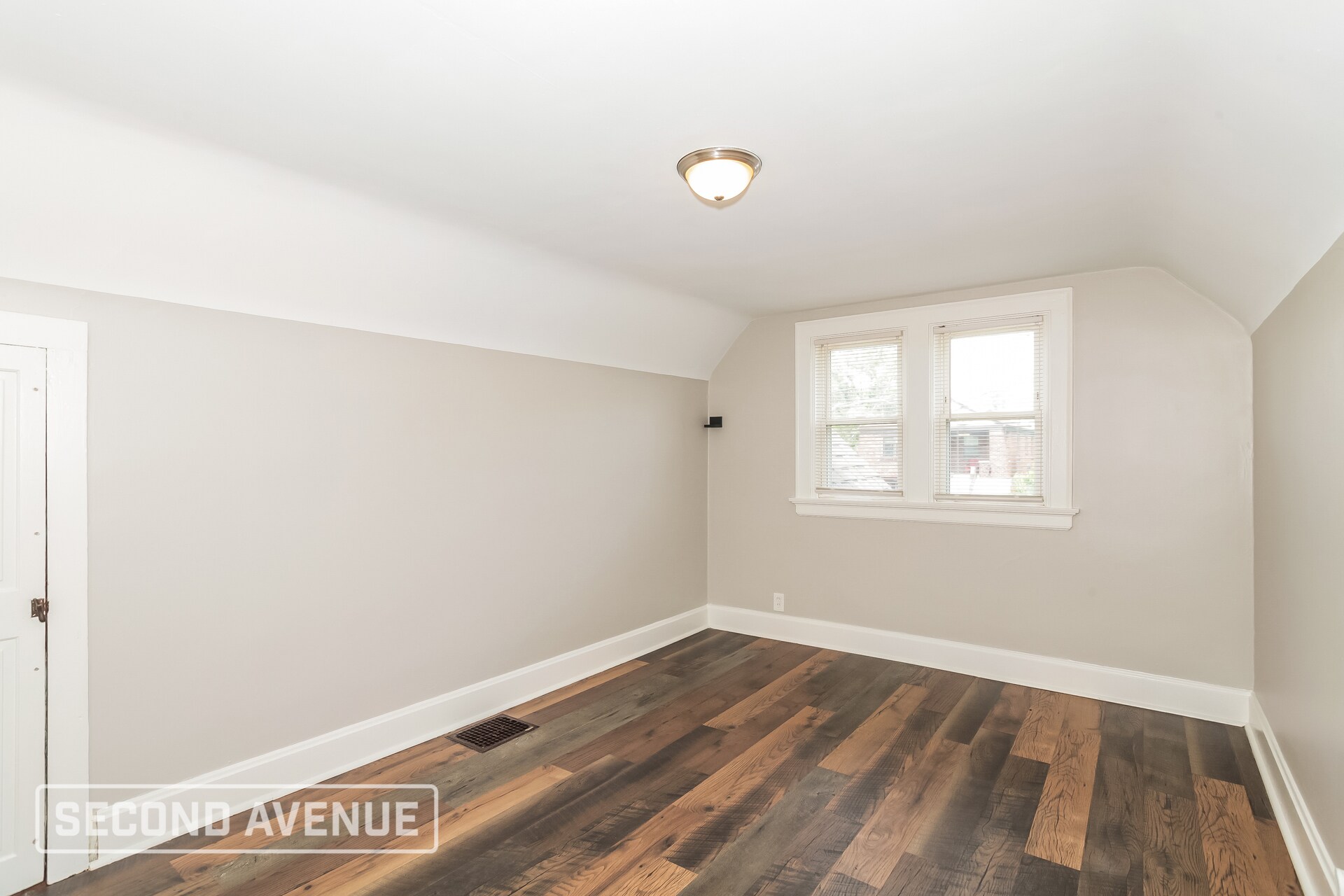 Building Photo - 3121 Cavanaugh Ave