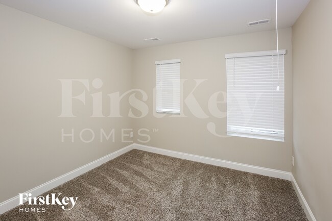 Building Photo - 9337 Sloan Forest Dr