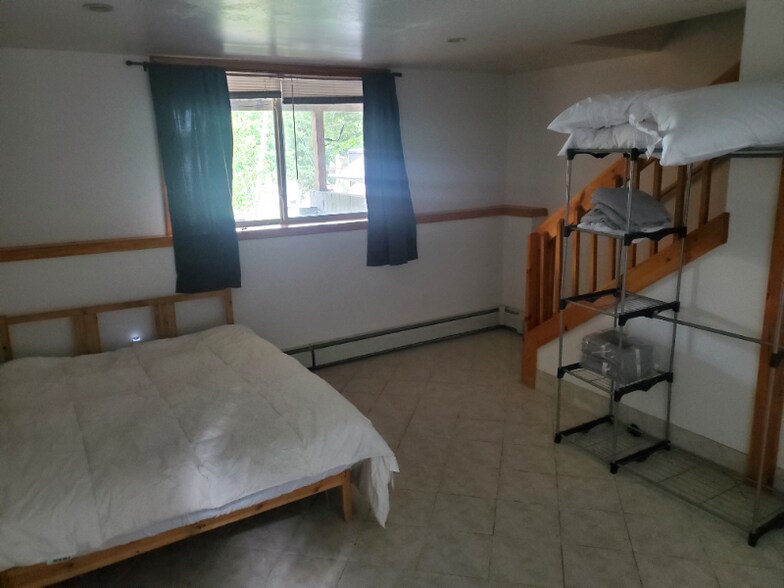 Building Photo - 302 Camelot Shore Dr