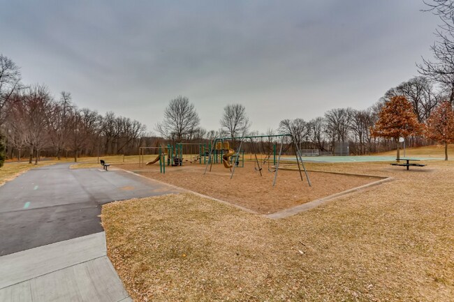 Building Photo - 7586 Inland Ln N
