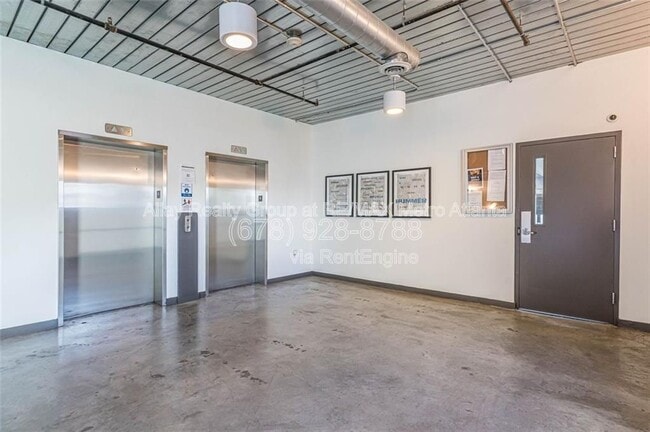 Building Photo - 620 Glen Iris Dr NE