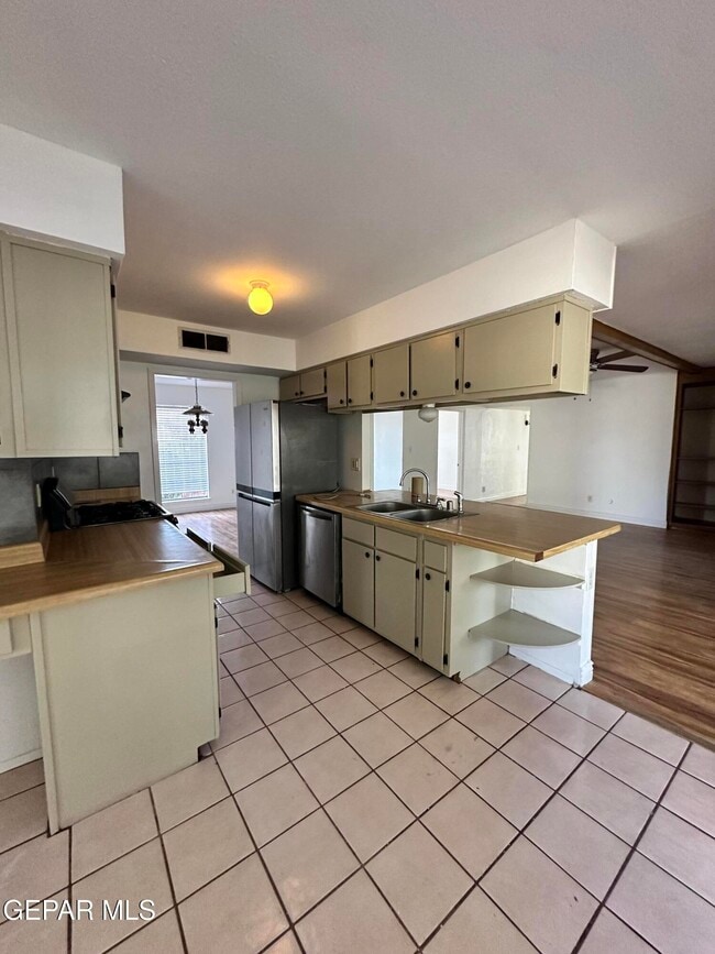 Building Photo - 1309 Lonewood Dr