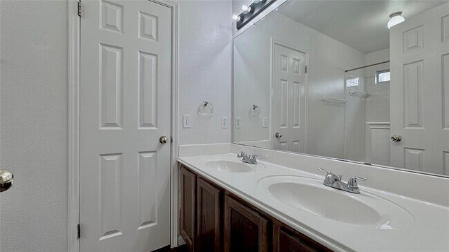 Building Photo - 902 Jasmine Trail
