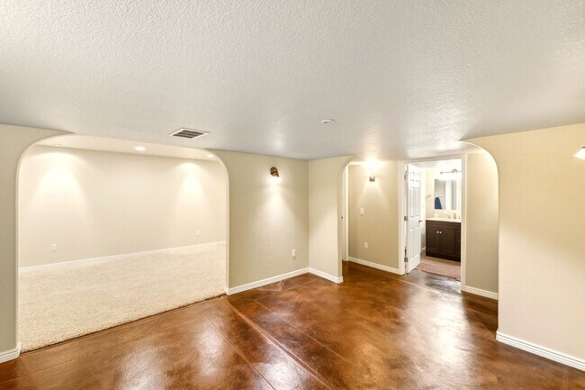 Building Photo - Beacon Point 5 Bedroom Ranch, 3-Car Garage...