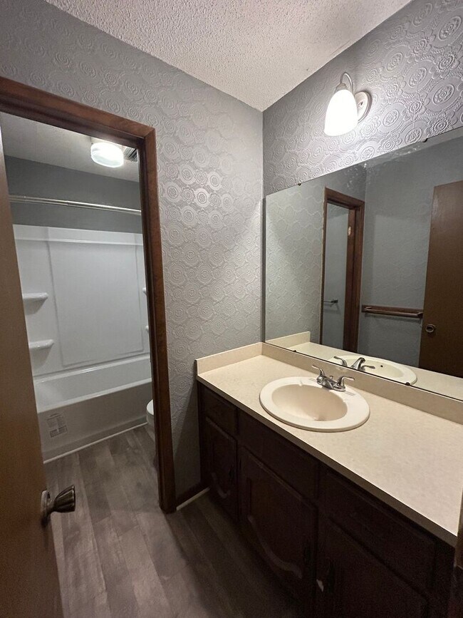 Building Photo - Anthony Circle Townhomes, Enterprise, AL