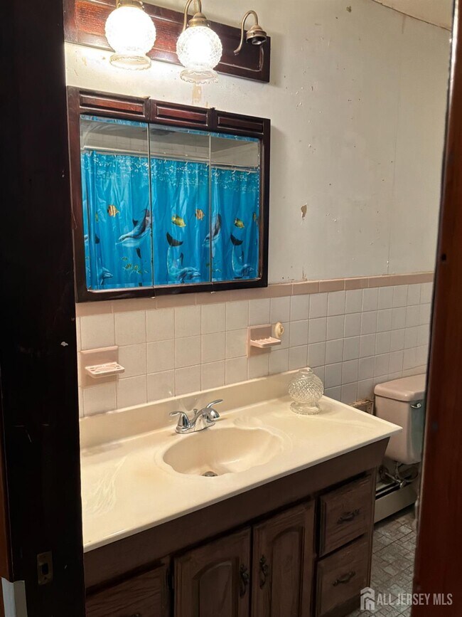 Building Photo - 8 Montclair Ave