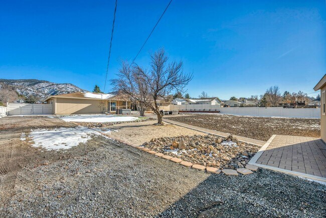 Building Photo - FULLY FURNISHED MOUNTAIN VIEW RETREAT with HOT TUB, RV PARKING & NO HOA
