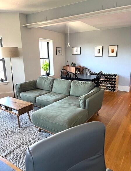Primary Photo - 533 Columbus Ave