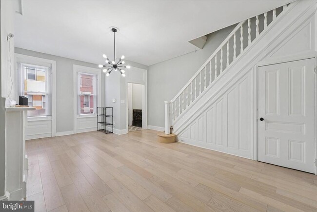 Building Photo - 2422 W Norris St