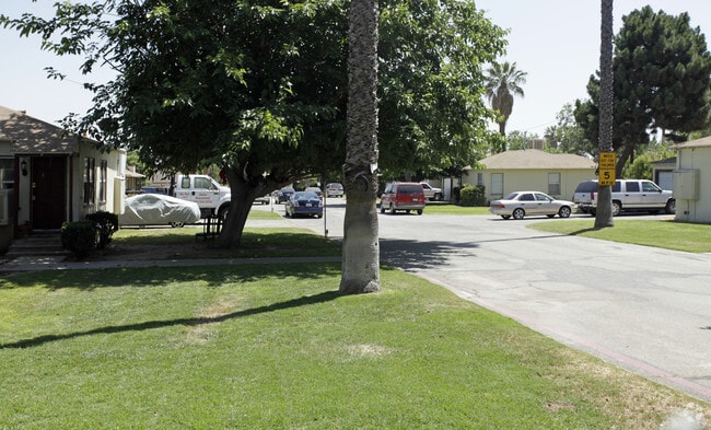 Building Photo - Olive Manor Apartments