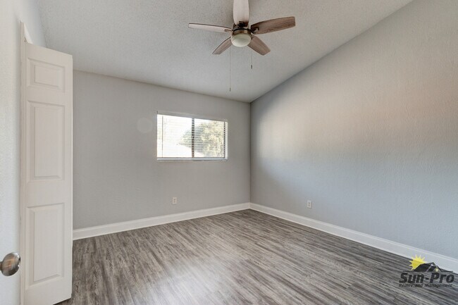 Building Photo - 480 Reed Canal Rd