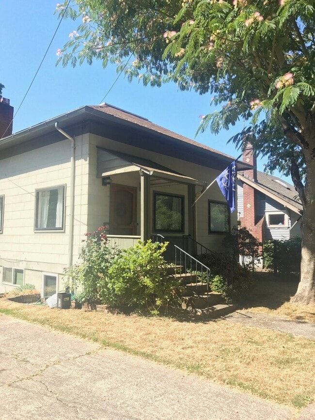 Building Photo - 228nw11