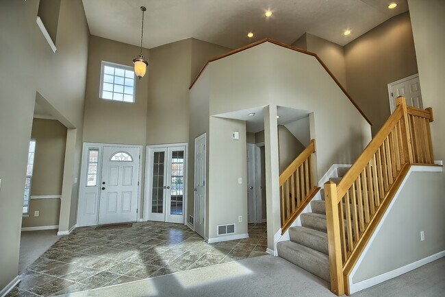 Building Photo - 7233 Springview Ln
