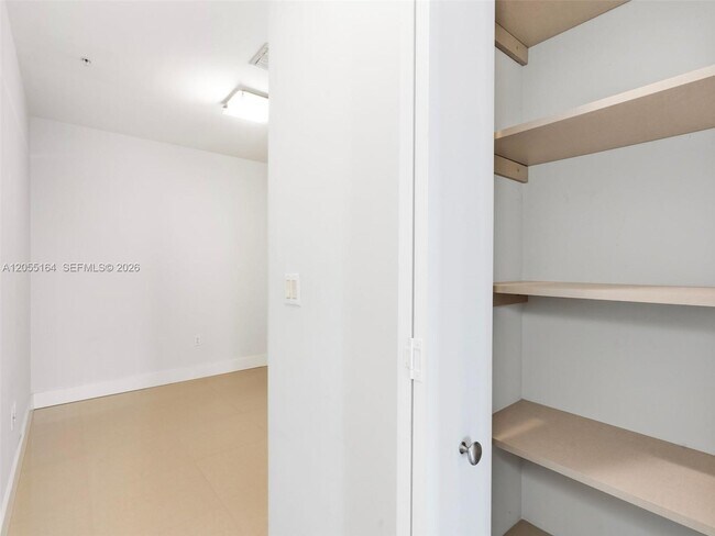 Building Photo - 7901 Hispanola Ave
