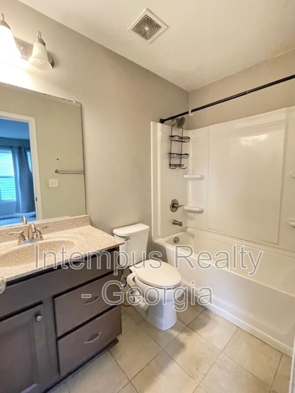 Building Photo - 3816 Thackary Dr