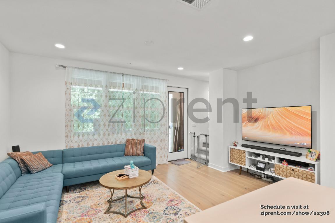 Building Photo - 380 Hansen Ter