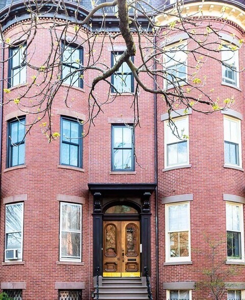 Building Photo - 42 Rutland Sq