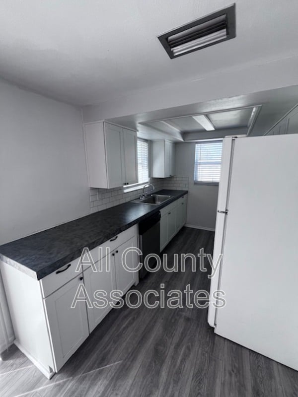 Building Photo - 5316 Seahorse Dr