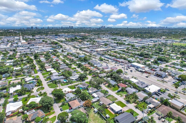 Building Photo - 261 NE 45th St