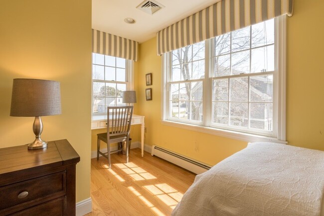 Window nook in 3rd bedroom - 10 Myrica Ave