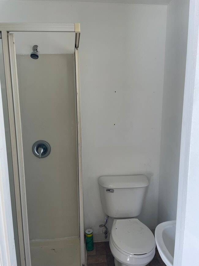 Building Photo - Blondo street