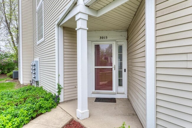 Building Photo - 3015 Kentshire Cir