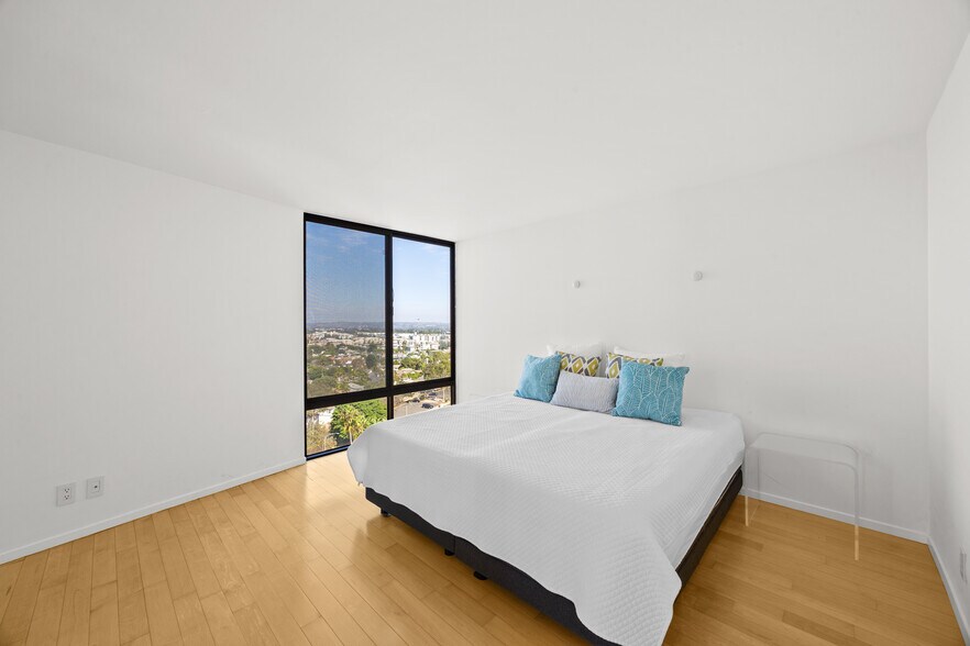 Building Photo - 4316 Marina City Dr