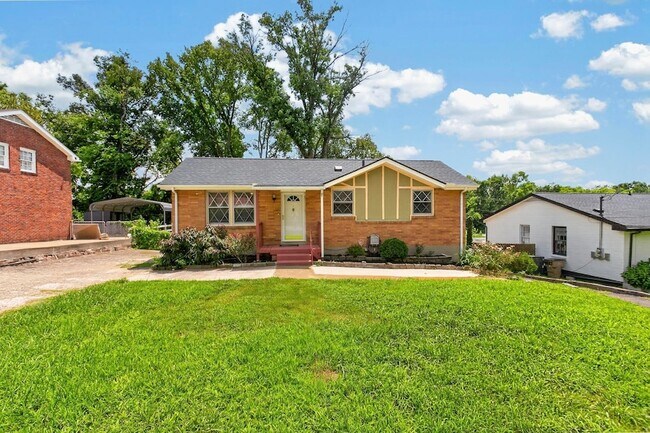 Building Photo - 261 Eisenhower Dr