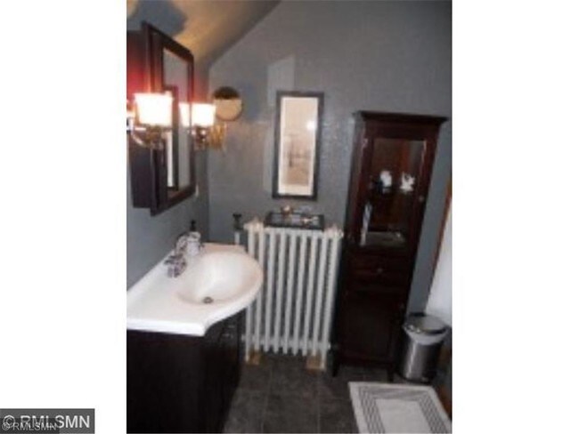 Building Photo - 616 Locust St