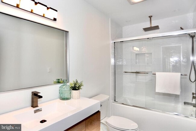 Building Photo - 1515 Templeton Pl