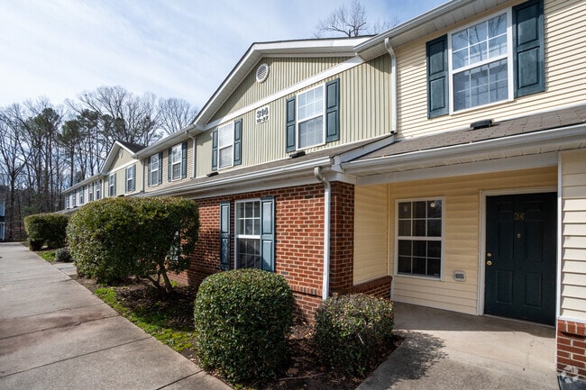 Building Photo - Pendleton Townhome Apartments