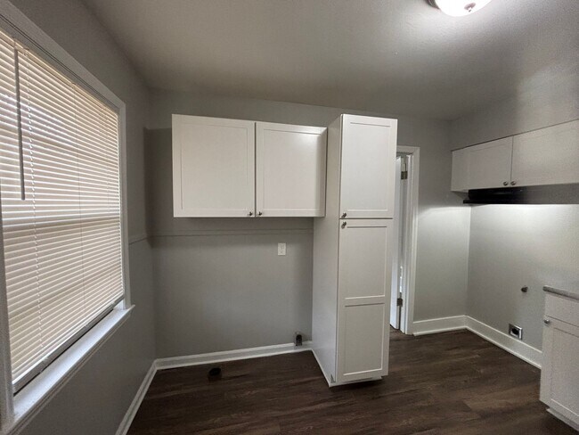 Building Photo - 2370 Hillside Ave