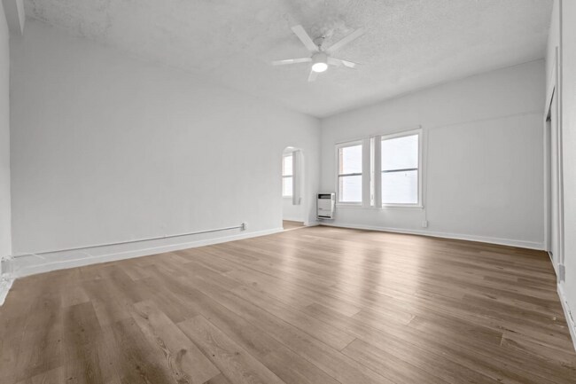 Building Photo - 751 Normandie Ave