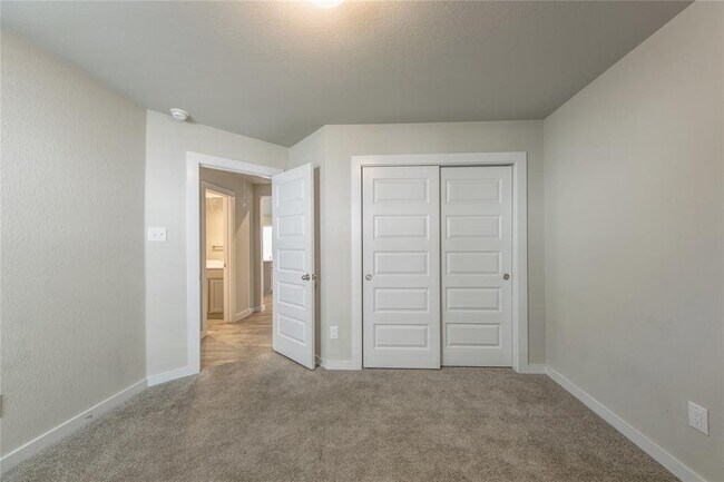 Building Photo - 5630 Silverleaf Oak Ln