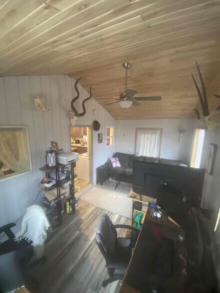 Building Photo - 5195 Lavaque Rd