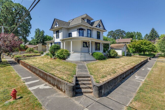 Building Photo - 2338 18th Ave