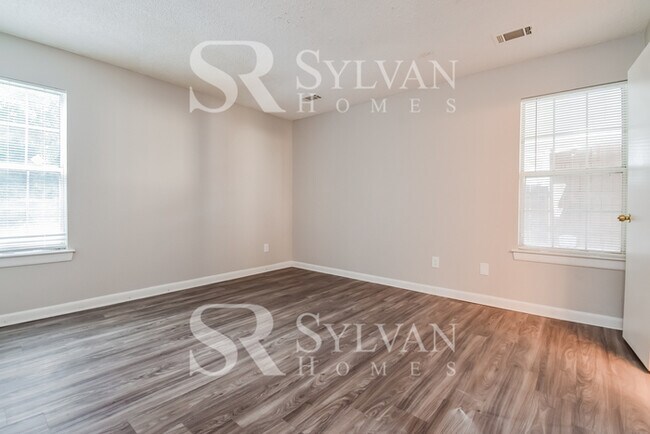 Building Photo - 5543 Pine Gate Dr