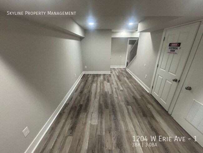 Building Photo - 1204 W Erie Ave