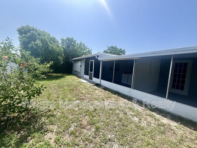 Building Photo - 3716 Cedarwood Dr