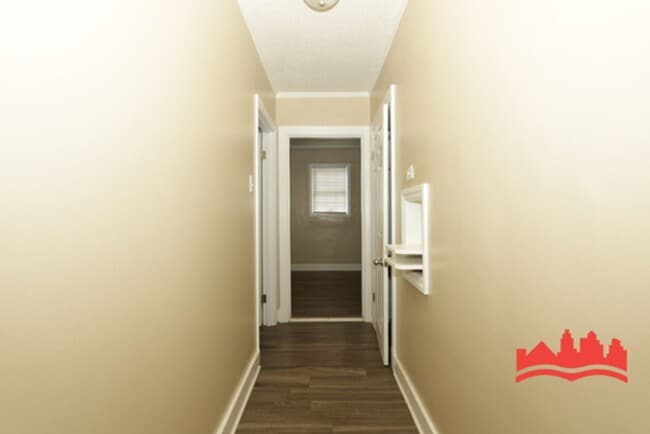 Building Photo - 3727 Rhea Ave