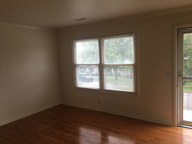 Building Photo - Brick Home with Finished Basement