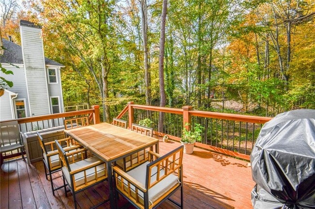 Building Photo - 1865 Oak Tree Hollow