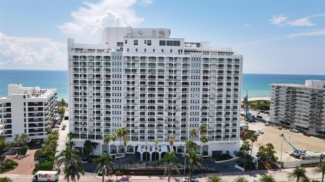Building Photo - 5401 Collins Ave