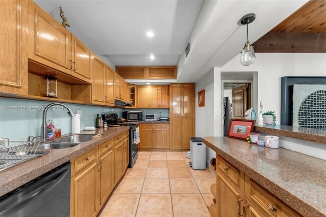 Building Photo - 7825 SW 103rd Pl