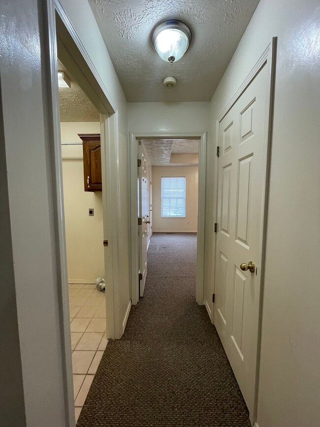 Building Photo - Excellent location - Wonderful all brick contemporary ranch styled home