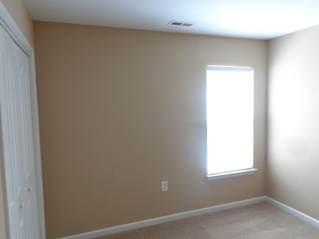 Building Photo - 194 Mott Rd